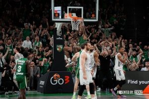 To μακρινό ριμπάουντ, days 1-2: Προς εύρεση ταυτότητας